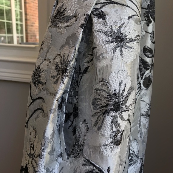 Tahari Silver Floral A-Line Dress - Women’s 2 NEW! - Picture 6 of 10